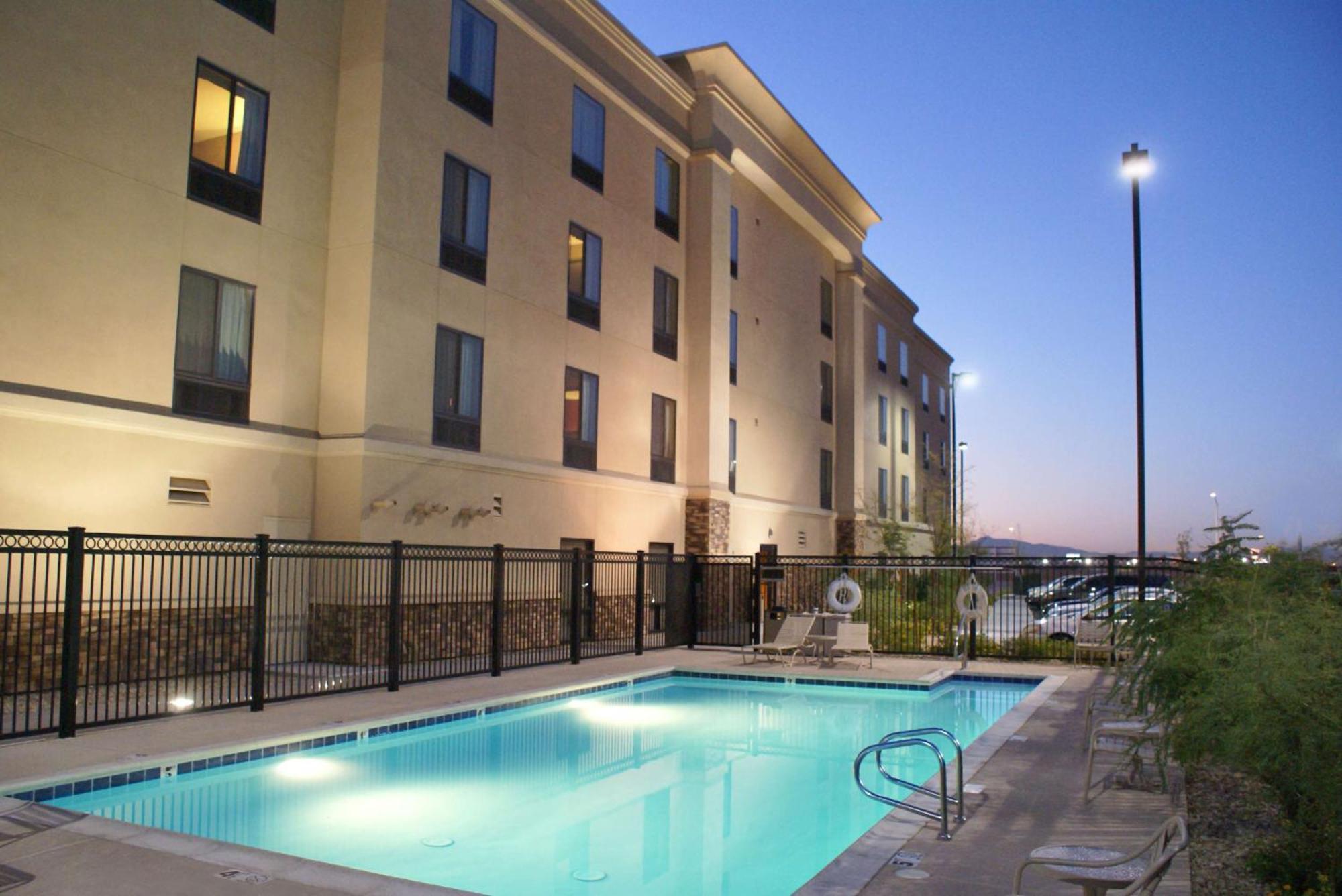 Hampton Inn Las Vegas/North Speedway Extérieur photo