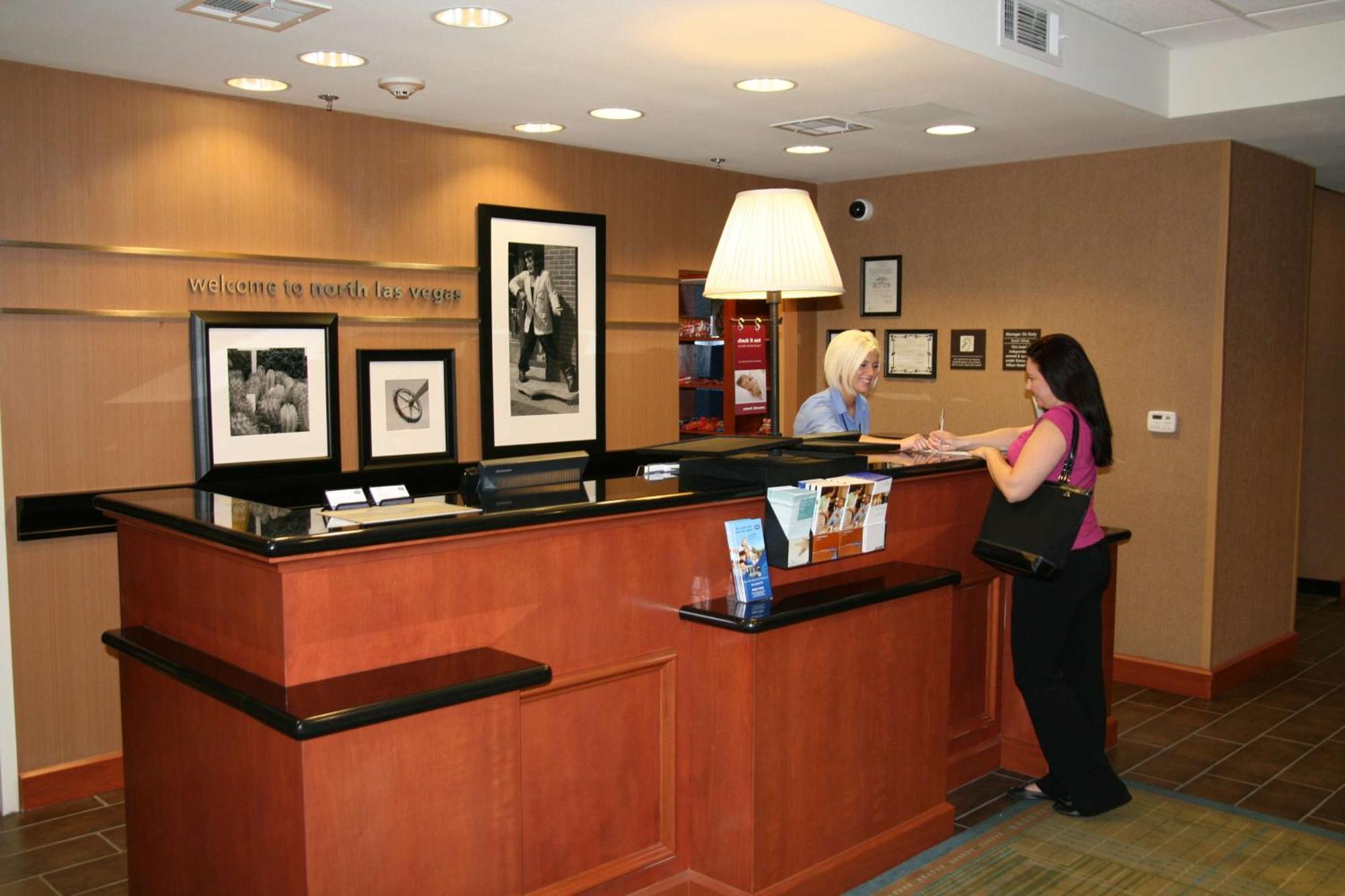 Hampton Inn Las Vegas/North Speedway Extérieur photo